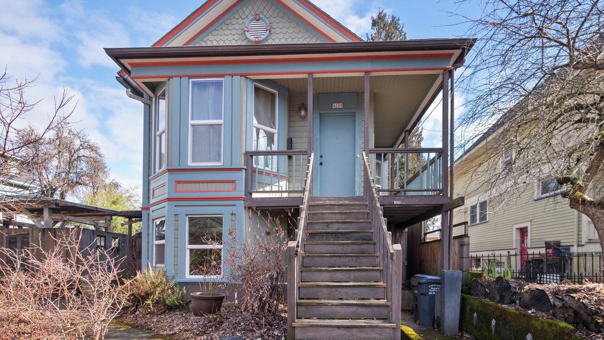 Mississippi District Apartment | Historic Victorian in Hip Neighborhood