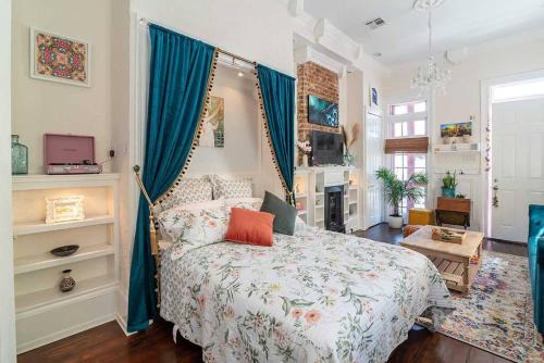Bayou St. John House | Historic Victorian Studio Near City Park NOMA Bayou St John