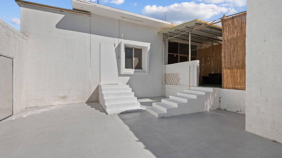 Dubai Villa | Historic Villa Spacious Central Locationn