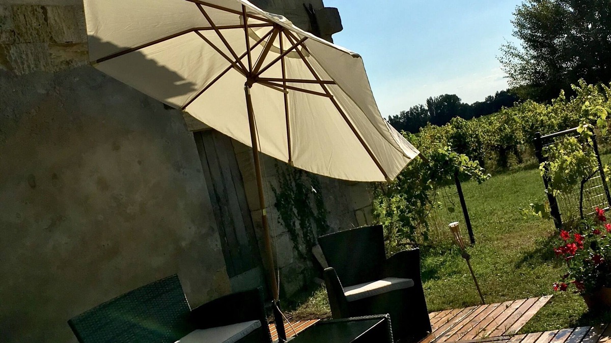 Robins Bay Villa | Historic Villa with vineyard views on Saint Emilion