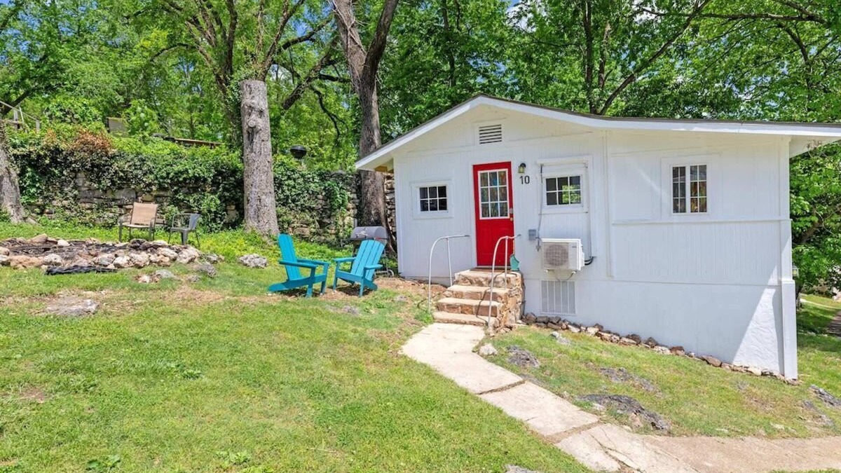 Rockaway Beach House | Historic Water's Edge Cottage 10