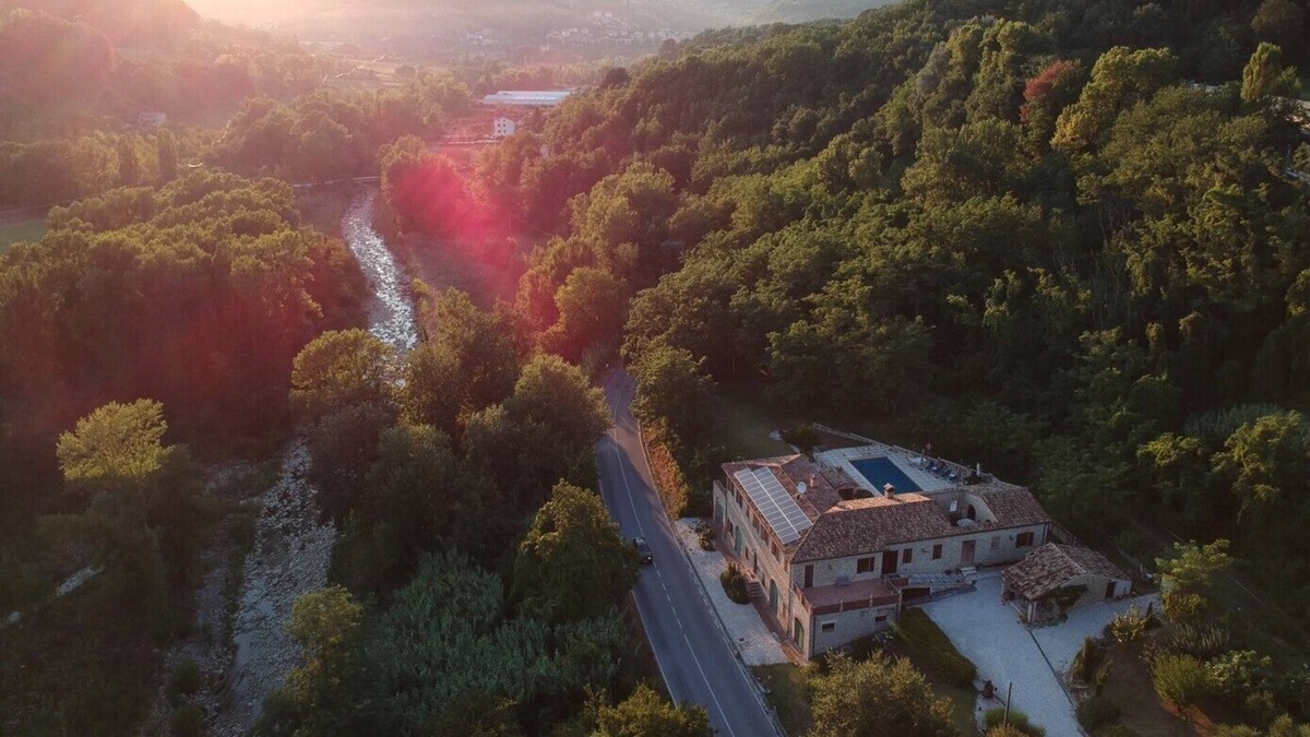 Cupramontana House | Historic winery, lovingly restored, wonderfully located