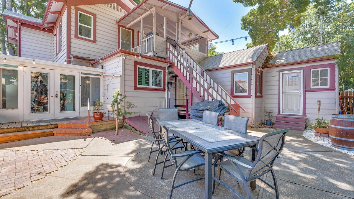 Woodland Apartment | Historic Woodland Escape w/Patio + Fire Pit!