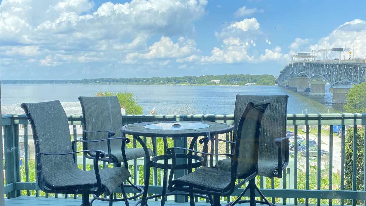 Yorktown House | Historic Yorktown Waterfront Home