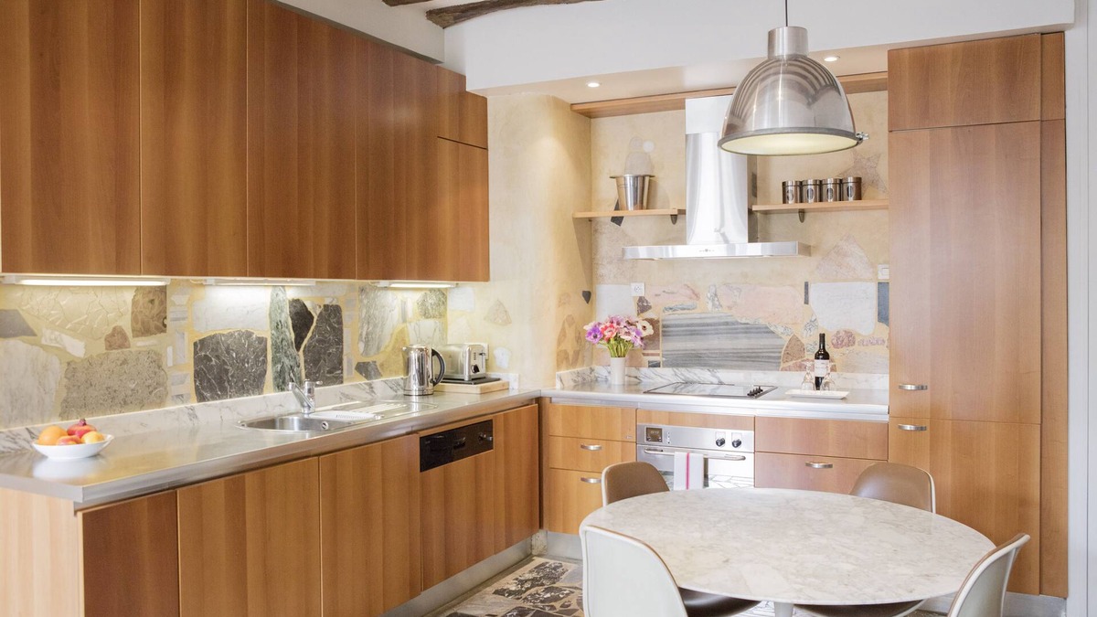 Bercy Apartment | Historical Bastille St Antoine, Calm, Chic loft.