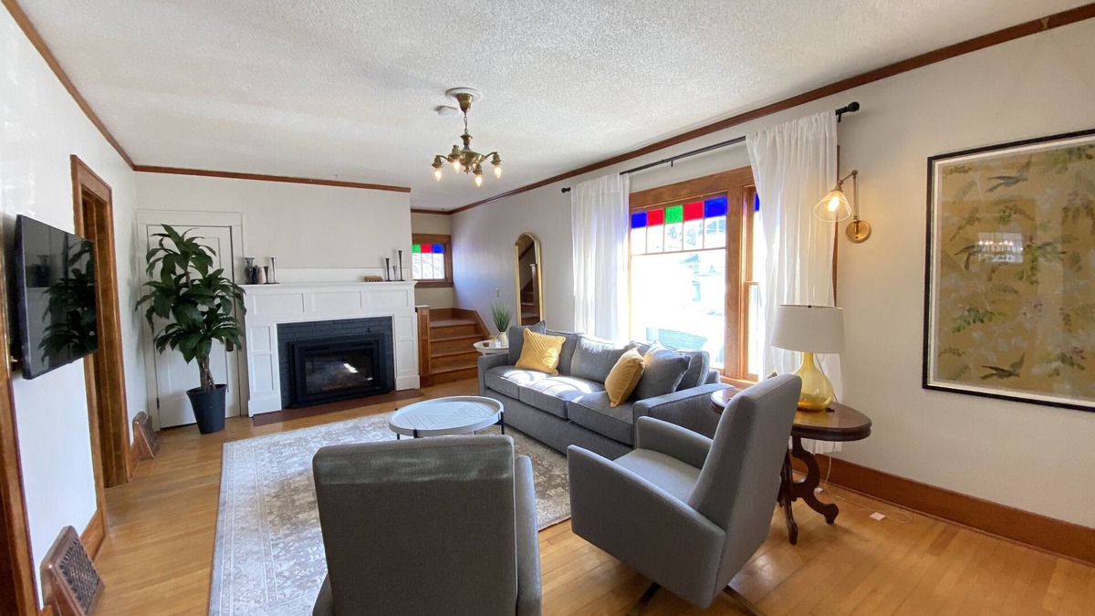 Kutzky Park House | Historical Charm Meets Fully Renovated