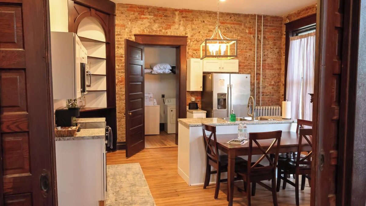 Bowling Green Apartment | Historical Condo downtown BG!