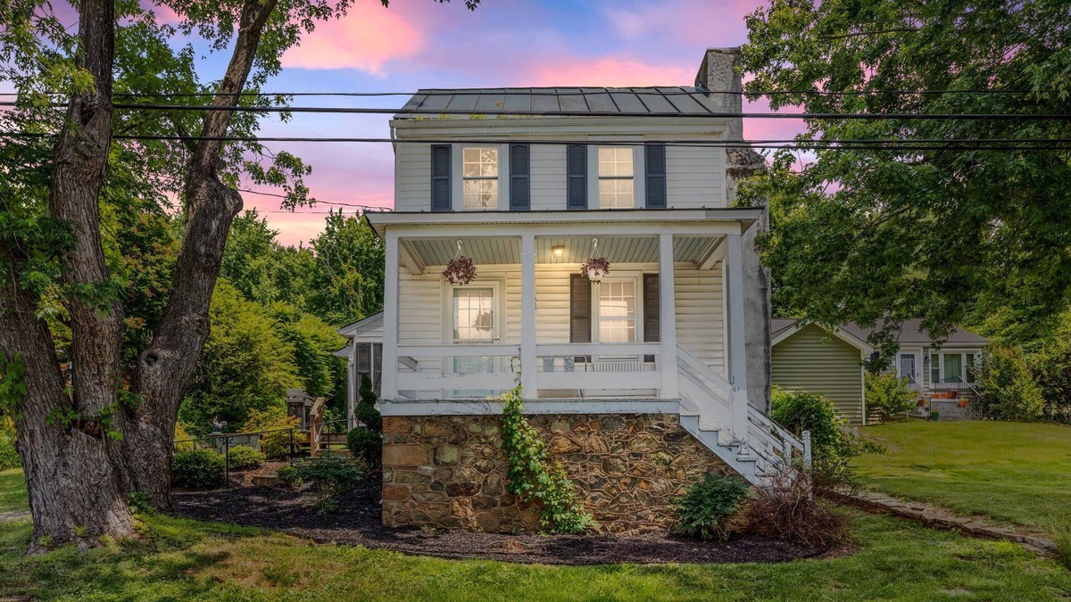 Paris Cottage | Historical cottage in the town of Paris