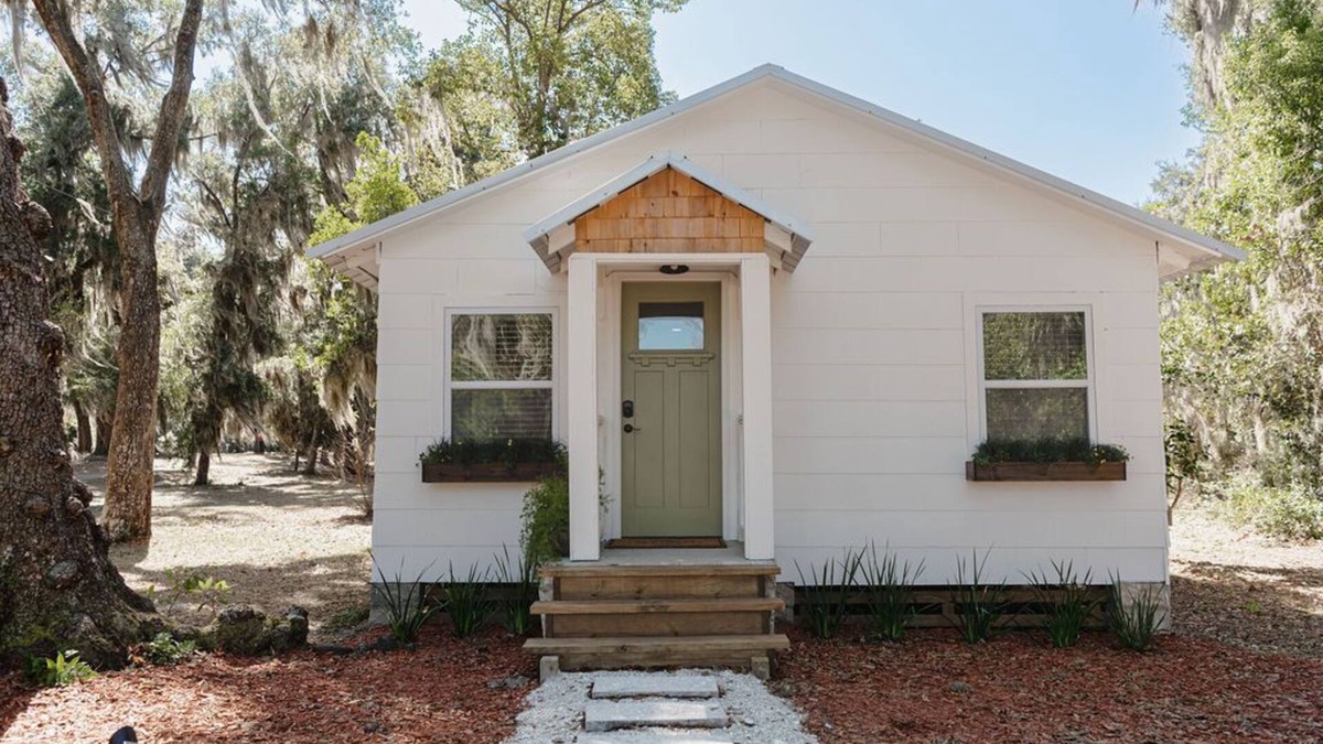 Darien House | Historical Darien Cottage