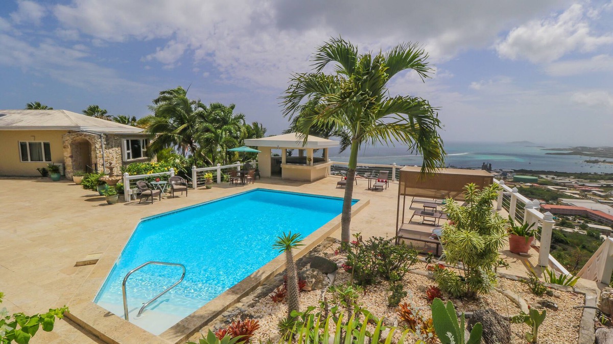 Estate Little Princess North House | Historical Estate 3 bedrm Home! " GREAT HOUSE" Luxury Rental