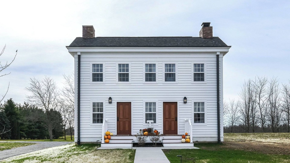 Sheridan House | Historical Homestead in peaceful farmland, only minutes away from Grand Park!