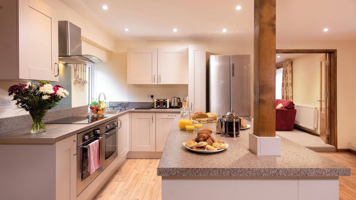 Berrynarbor House | Historical large barn for large family gatherings nestled in North Devon