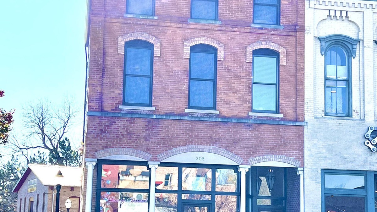 Old Town Condo | Historical Old Town Lansing Lofts & Deck