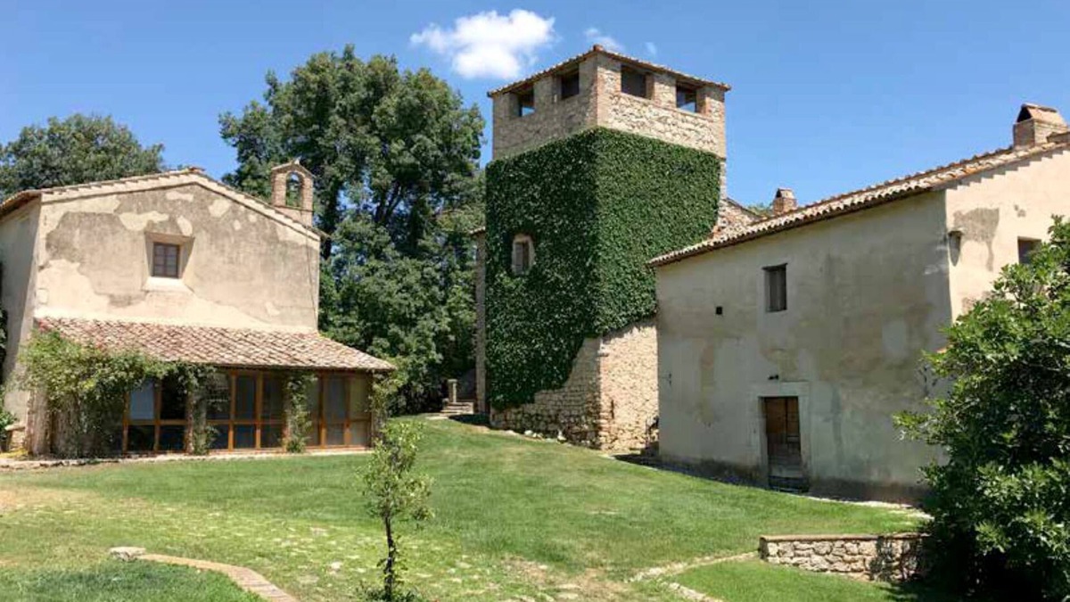 Amelia Apartment | Historical, restored borgo with little church, wide nature + priv. lake