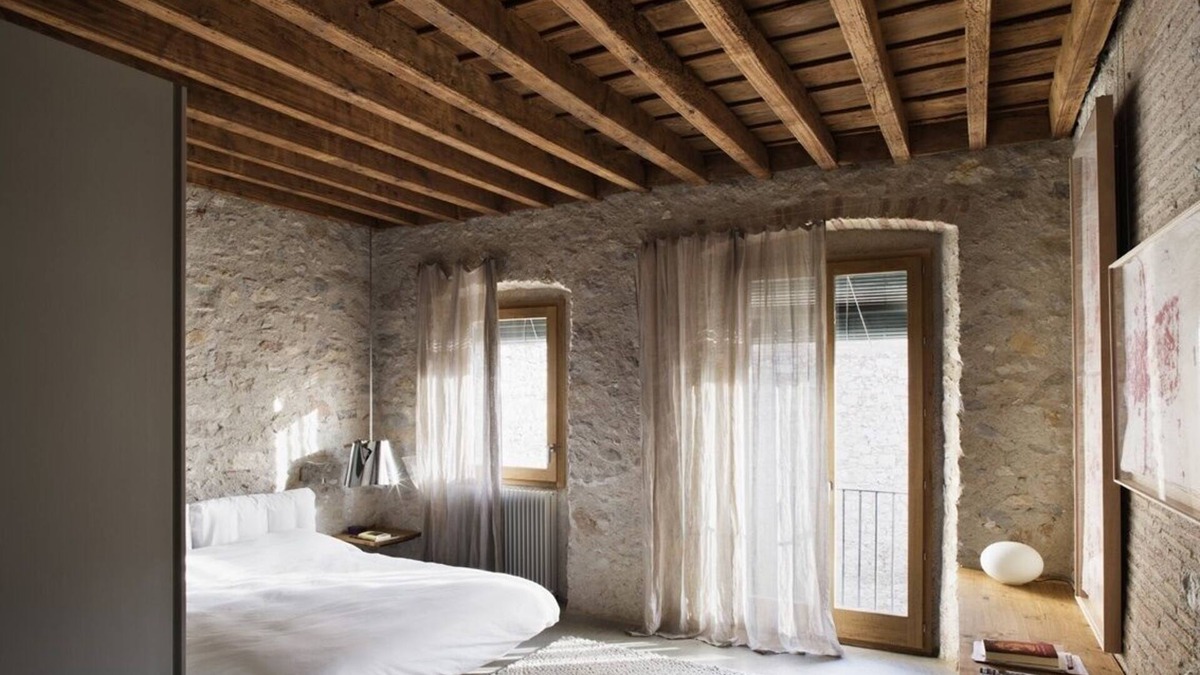 Barri Vell House | Historical stone house renovated with modern style