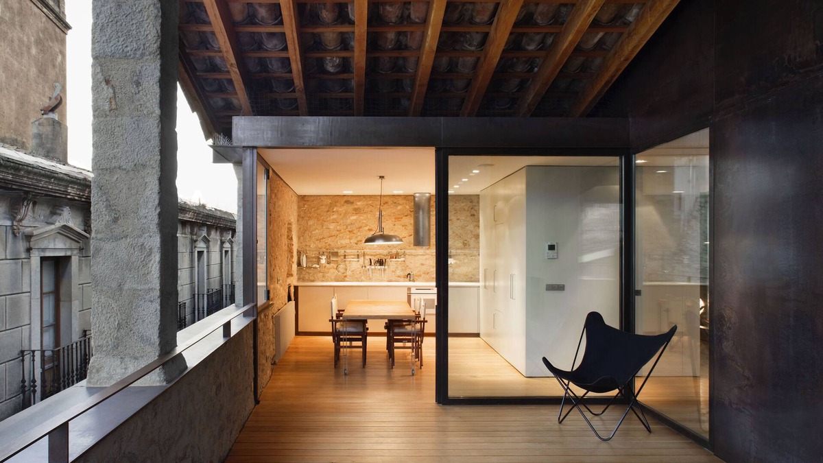 Barri Vell Apartment | Historical stone house renovated with modern style