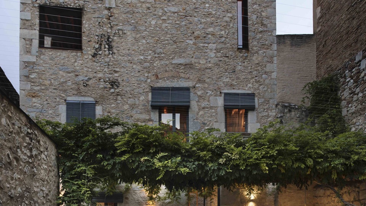 Barri Vell Apartment | Historical stone house renovated with modern style