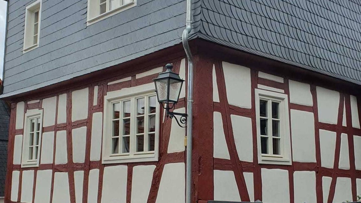 Usingen Apartment | Historisches Fachwerkhaus Usingen Hochtaunuskreis - Fachwerkhaus