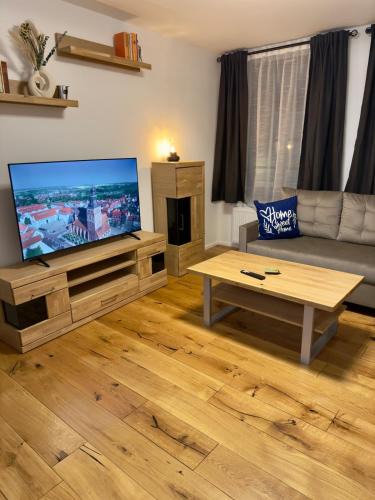 Malchin Apartment | Historisches Wohnen nahe Rathaus und Steintor