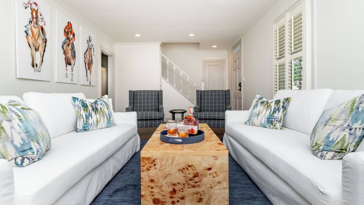 Shelbyville House | Hitching Post on the Bourbon Trl