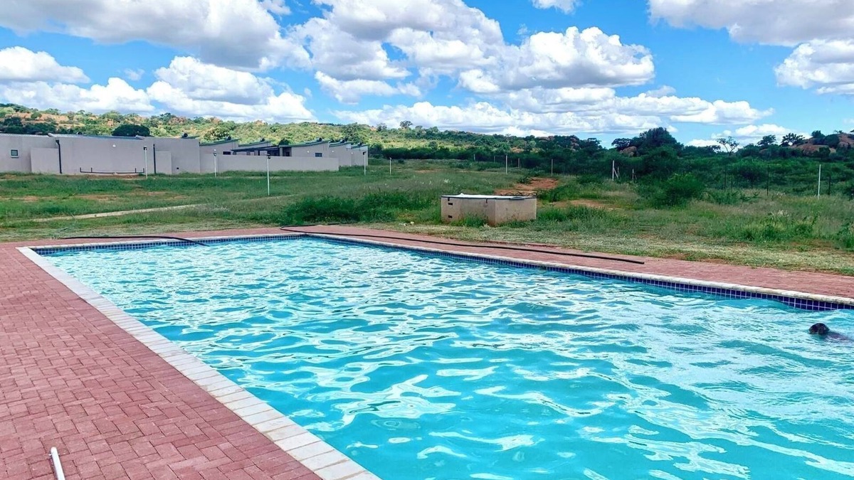 Makhuduthamaga Cabin | Hlako Lodge
