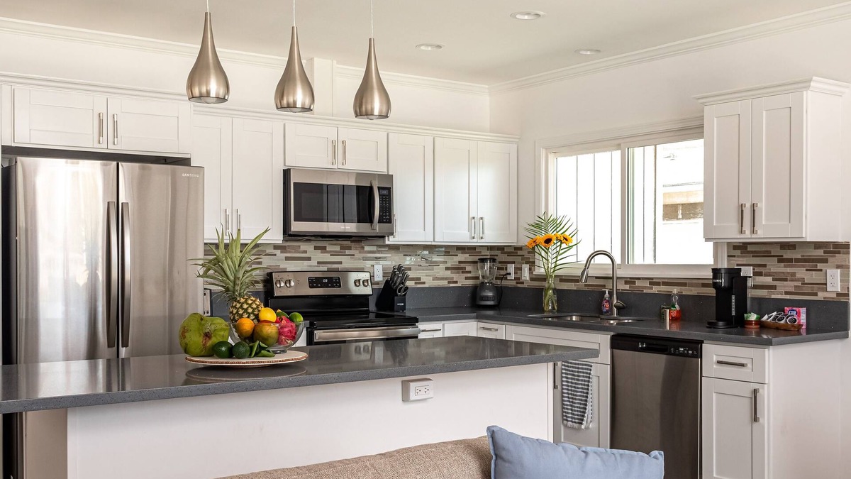 Nanakuli House | Ho'omaha Haven, Modern Remodel, 2 Kitchens, A/C