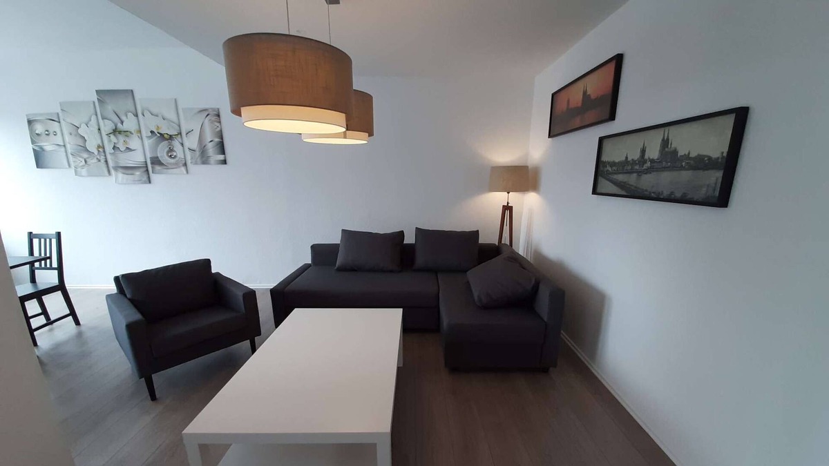 Rommerskirchen Apartment | HÖ01 large apartment with dryer and washing machine