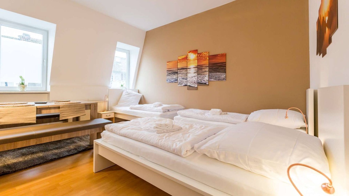 Oberbilk Apartment | HÖ01 large apartment with dryer and washing machine