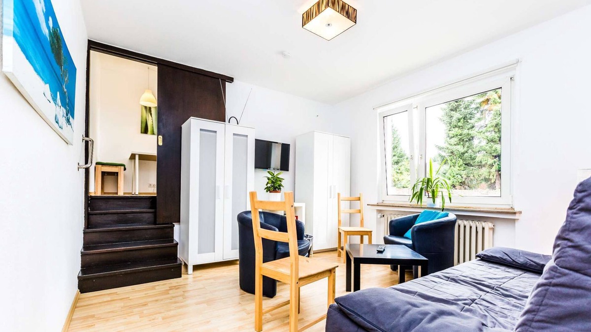 Nippes Apartment | HÖ01 large apartment with dryer and washing machine