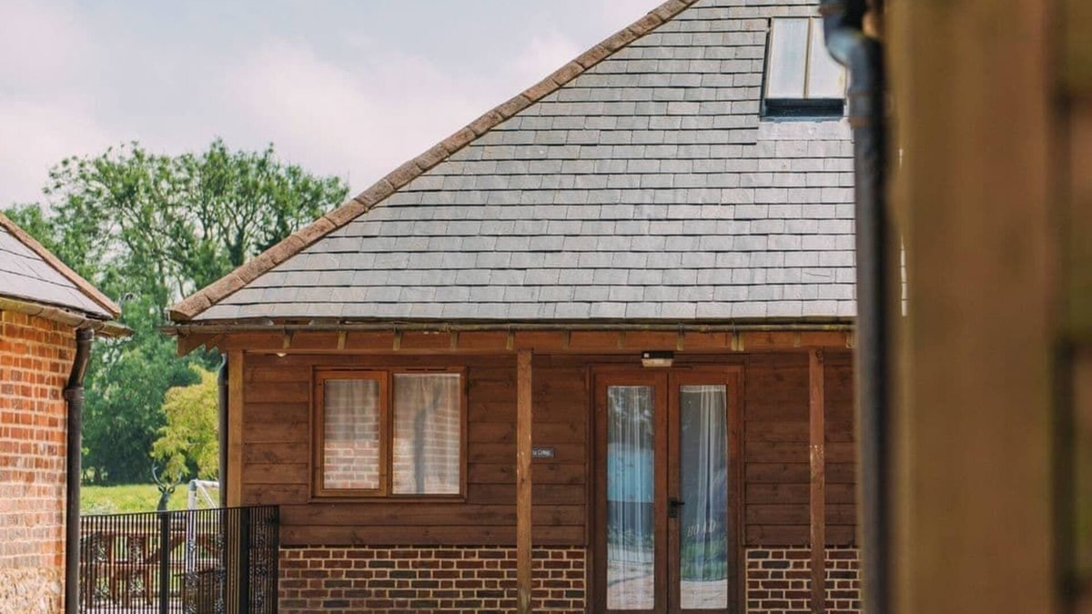 Selsted House | Hoad Farm Cottages, sleeps 12, Hoad Farm, Acrise