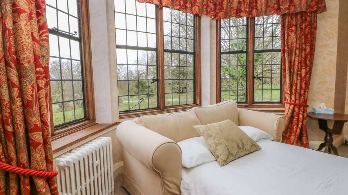 Chiddingstone Hoath Cottage | Hoath House