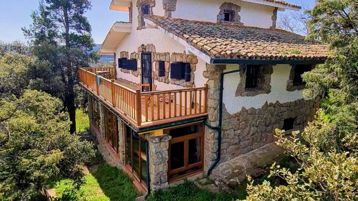 El Boalo Ski Chalet | Hobbitton, dream villa in the Sierra de Guadarrama.