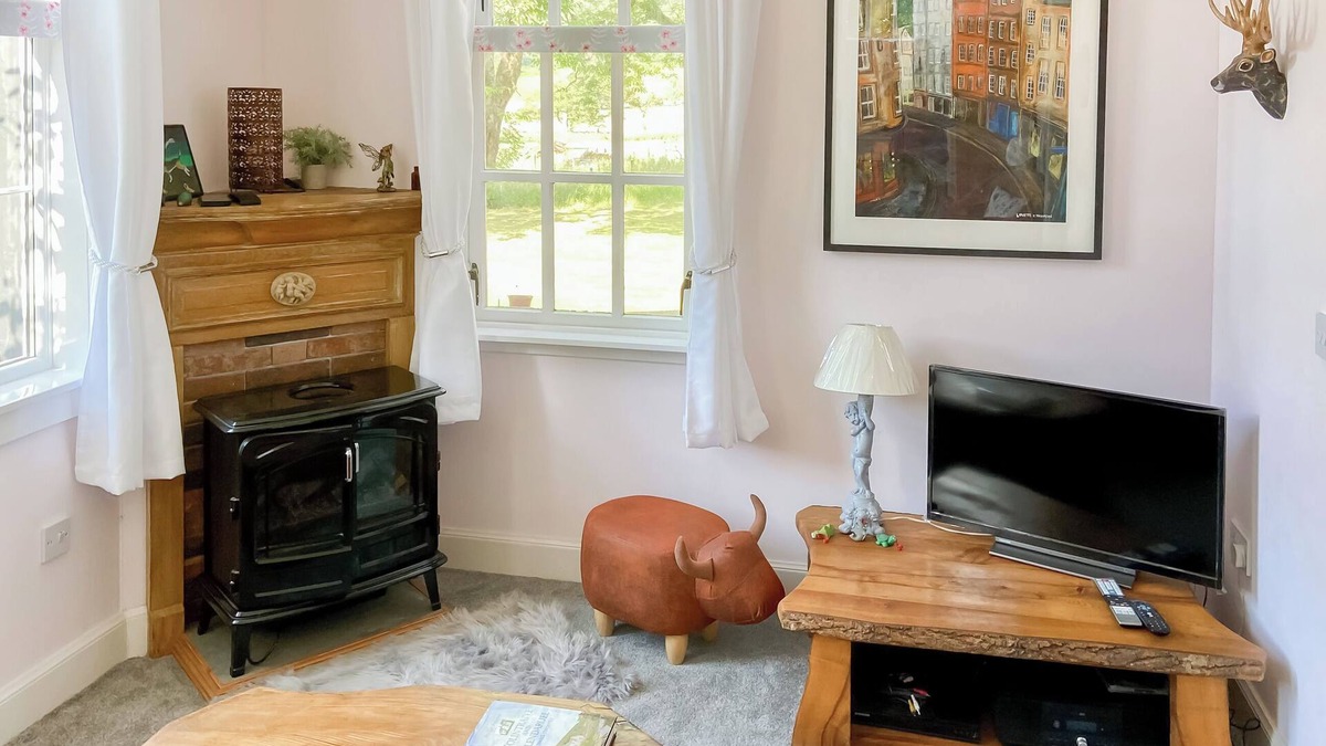 Glendaruel Cottage | Hobgoblin Apartment - UK42205