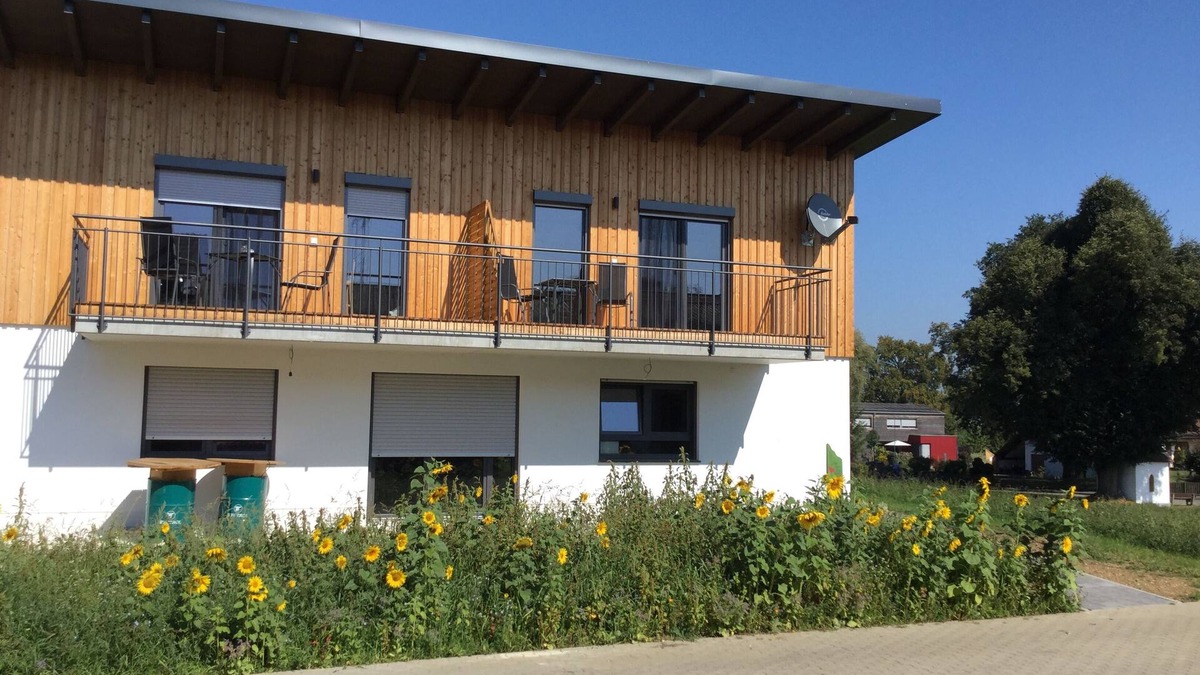 Dillingen an der Donau Apartment | Hochwertig und modern möbliertes 55qm großes Feriendomizil mit Balkon