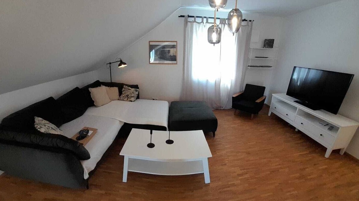 Ihrlerstein Apartment | Hochwertige, Seniorengerechte Ferienwohnung mit 2 Schlafzimmern und Großer Terrasse