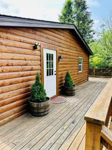 Rockbridge House | Hocking Hills Cabin-Private Hot Tub, Hiking, Caves