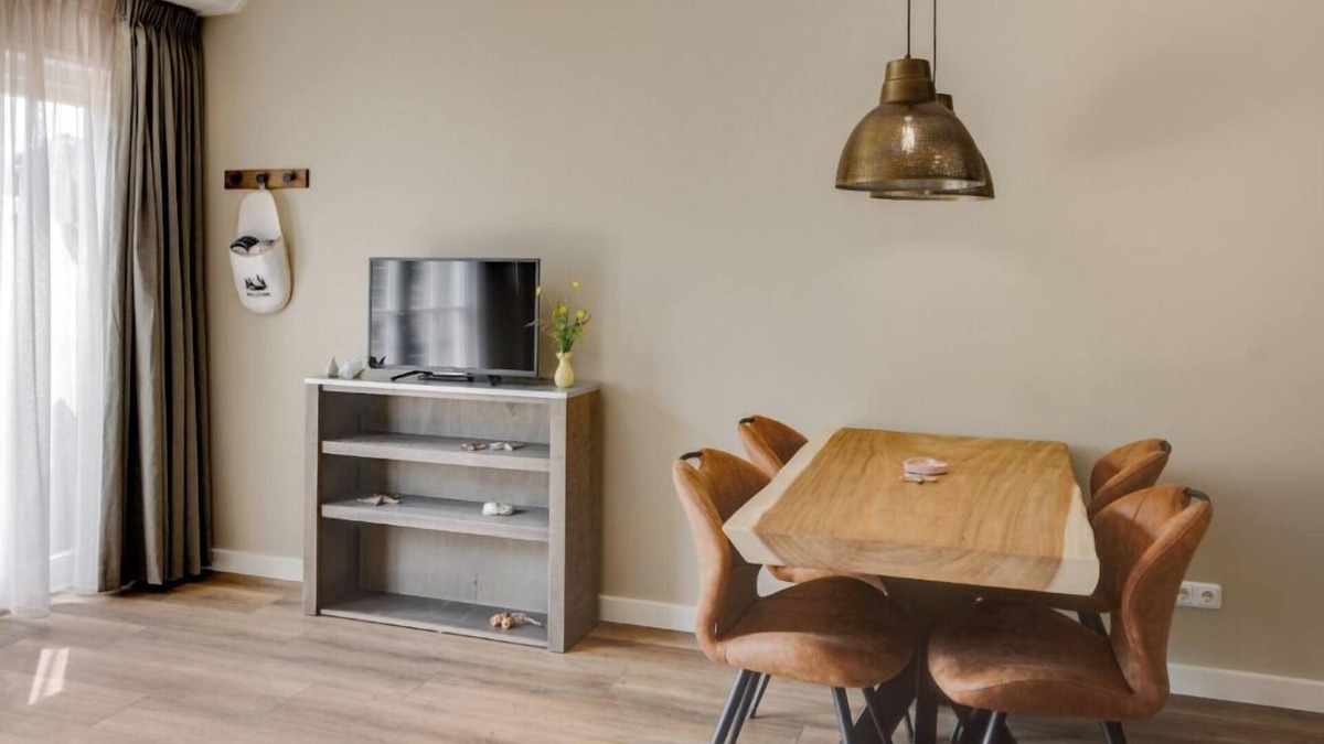 Municipality of Noord-Beveland Apartment | Hof van Maldegem appartement Weizicht, oase van rust dichtbij de zeeuwse kust.