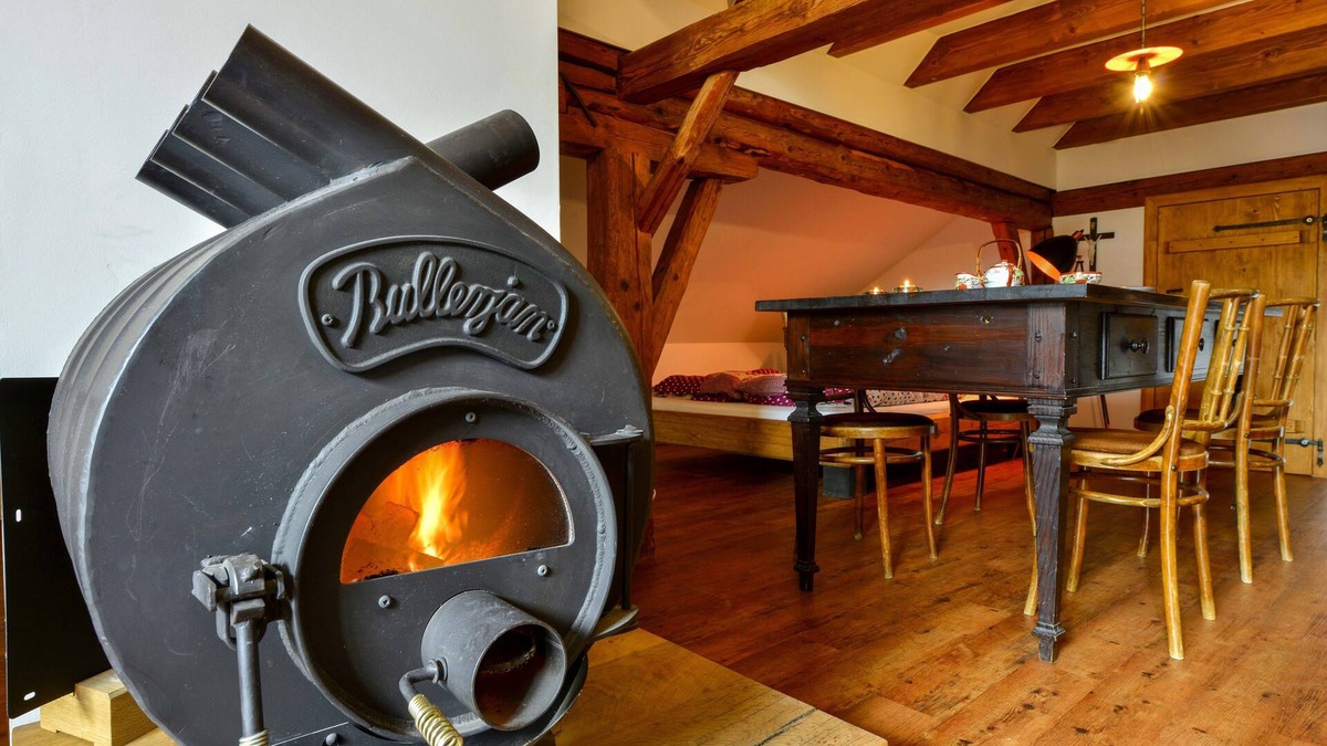 Neureichenau Apartment | Hofatelier Menacher Klassikgalerie - 63 sqm studio with gallery and balcony