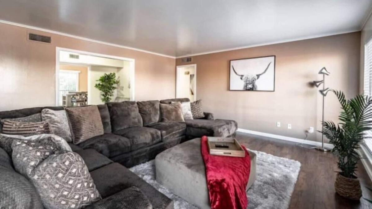 Lubbock Apartment | Hoff Gardens 10 - 2BR 2BA - Downtown Lubbock