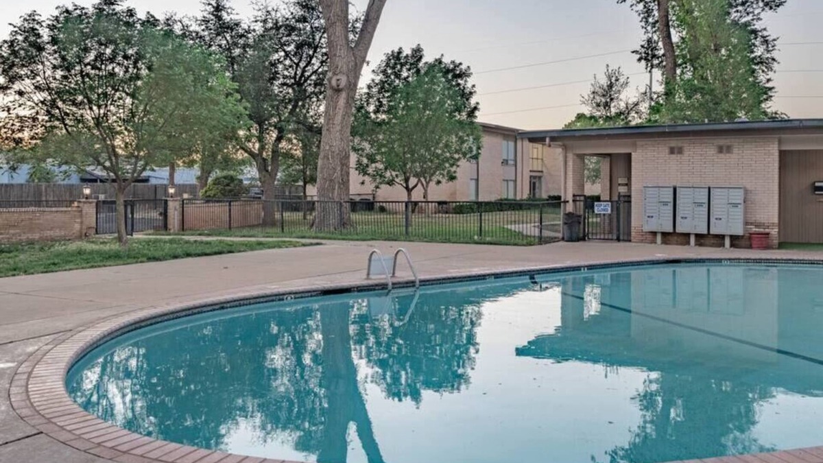 Lubbock Apartment | Hoff Gardens 12 - 2BR 2BA - Downtown Lubbock
