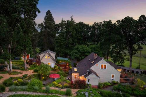 Far West House | Hoffman Woods Estate