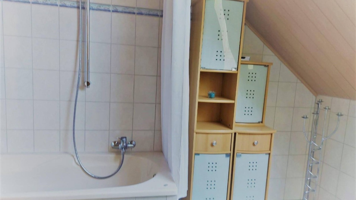 Euscheid Apartment | Hofswald farm holiday apartments - 5-bed holiday apartment, shower/toilet, 2 bedrooms