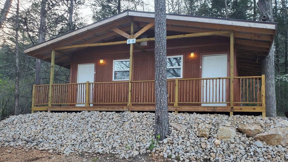 Eminence Cottage | Hogan's Hideout Cottage #7