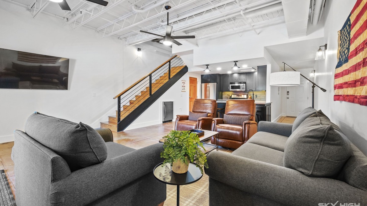 Fayetteville Condo | Hogs Hideaway On Dickson St.
