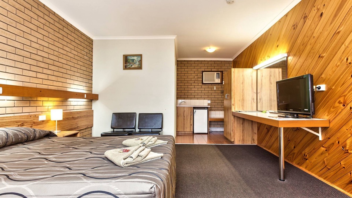 Holbrook Hotel | Holbrook Town Centre Motor Inn