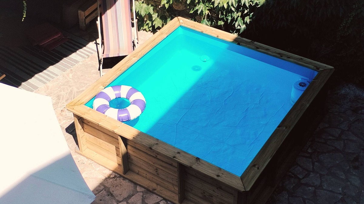 Arpaillargues-et-Aureillac House | Holiday Home 'La Maison De Thomas' with Private Pool, Private Garden and Wi-Fi