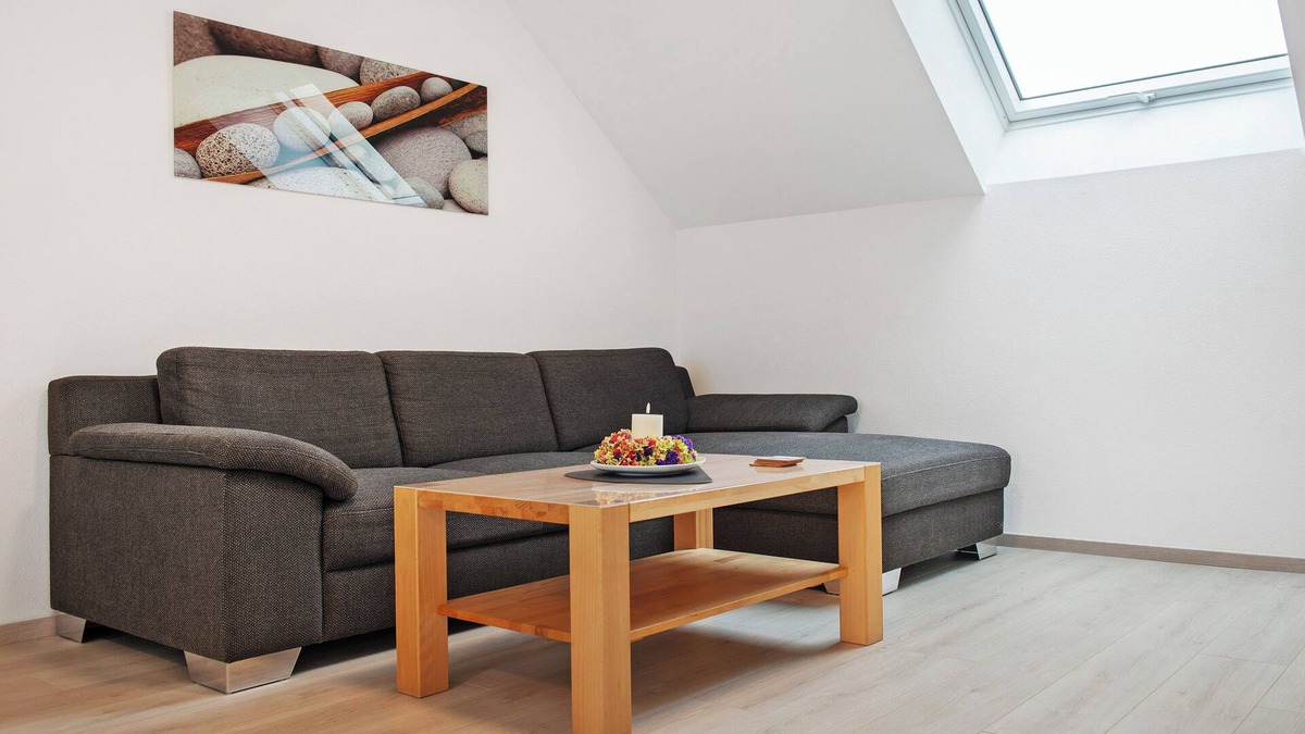 Lippertsreute Apartment | Holiday Apartment "Am Birnbaum" with Beautiful Balcony and Wi-Fi