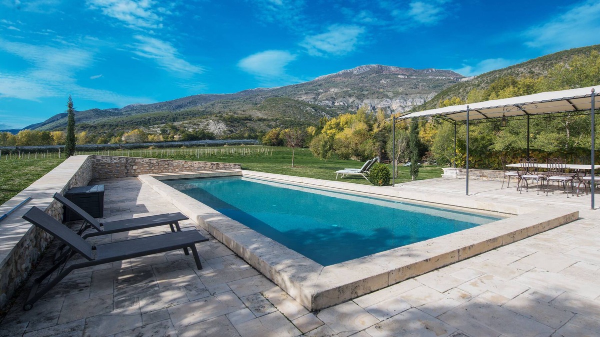 Saint-Vincent-sur-Jabron House | Holiday Home 'Gîte Classé 4 Étoiles' with Private Pool, Private Terrace and Wi-Fi
