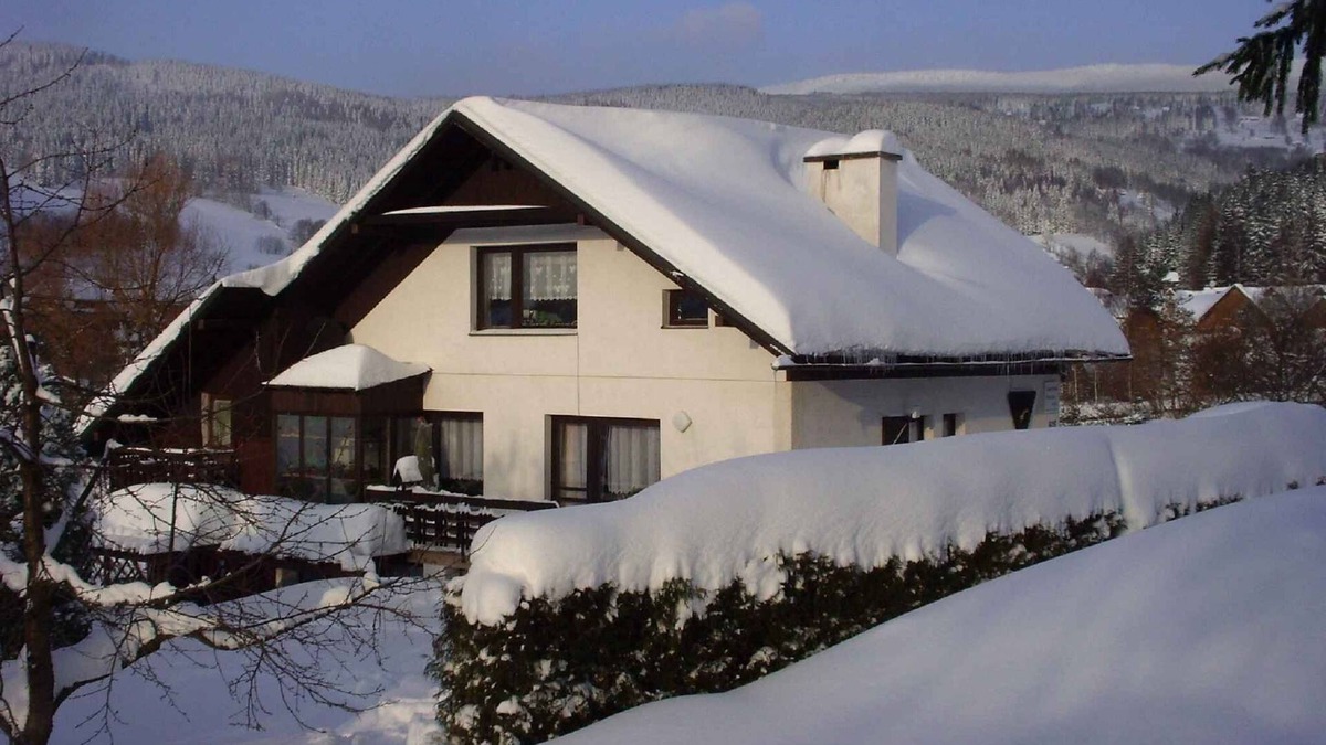 Rokytnice nad Jizerou Apartment | Holiday apartment with outdoor swimming pool
