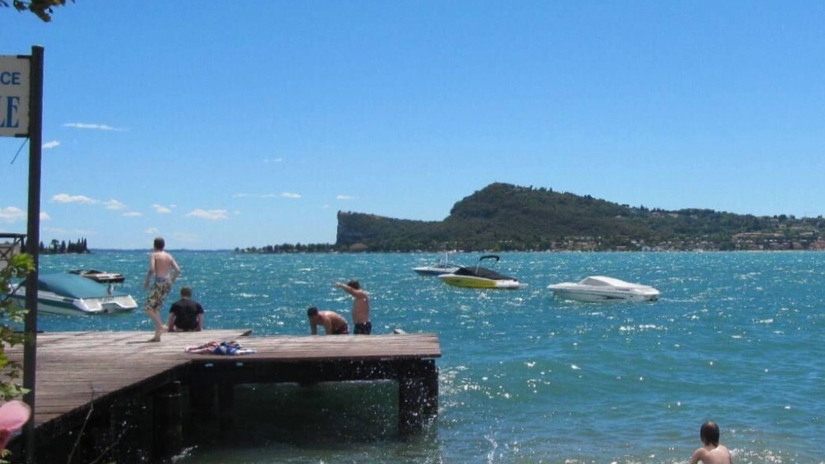 San Felice del Benaco Apartment | Holiday apartment San Felice del Benaco for 2 - 6 persons with 2 bedrooms - Holiday apartment in one
